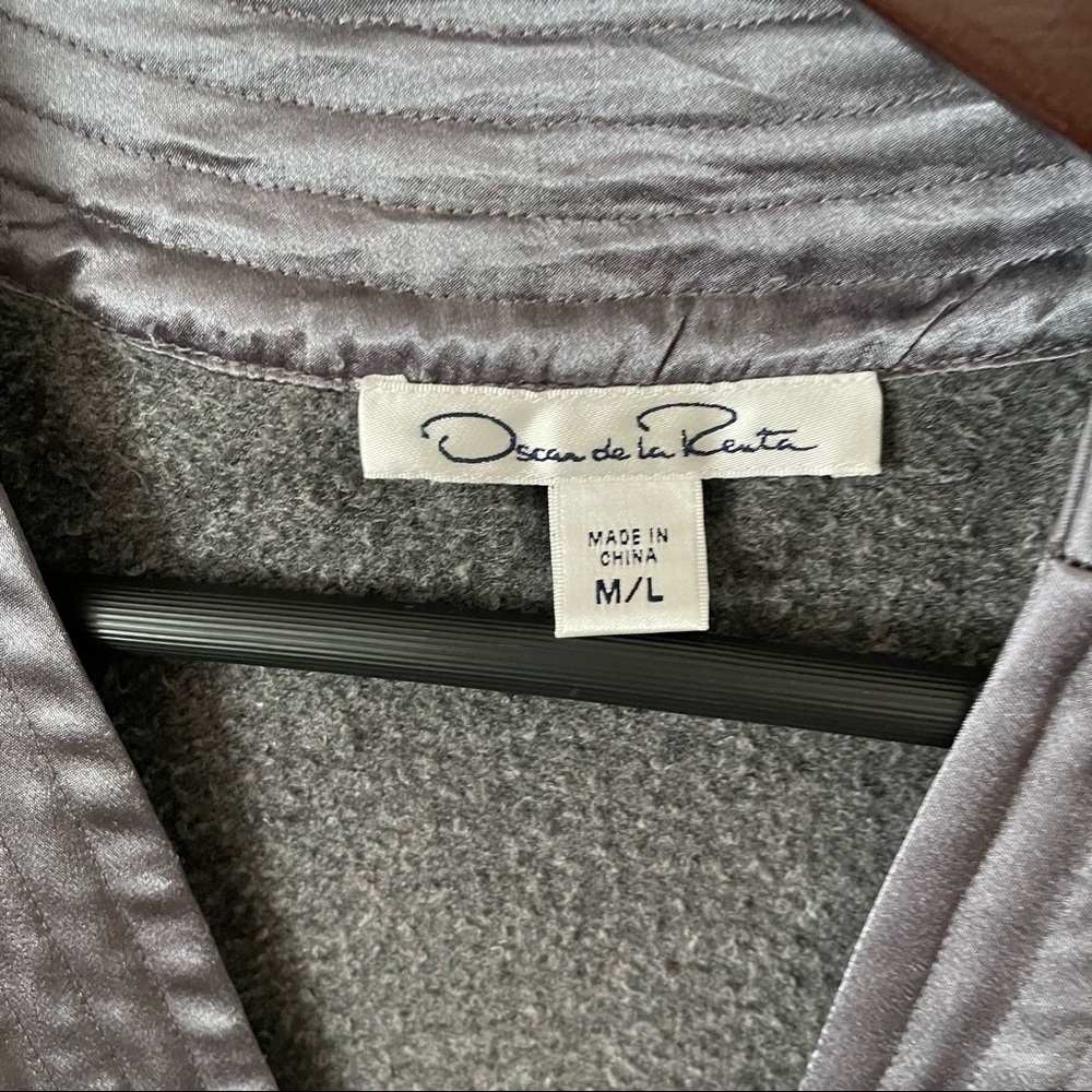 Oscar De La Renta Gray Robe - Picture 3 of 4